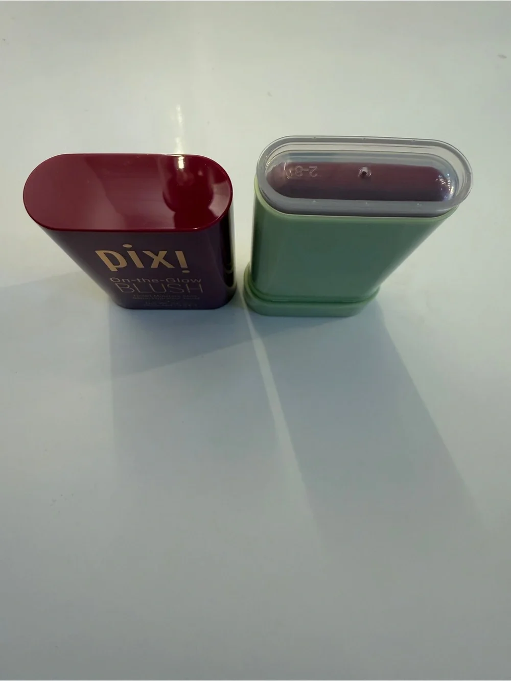 PIXIE On-the-Glow Blush - Cassis